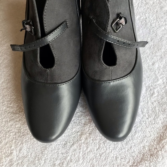 Soft Moc navy shoe bootie with small heel and strap. Suede and leather look. - Picture 9 of 10